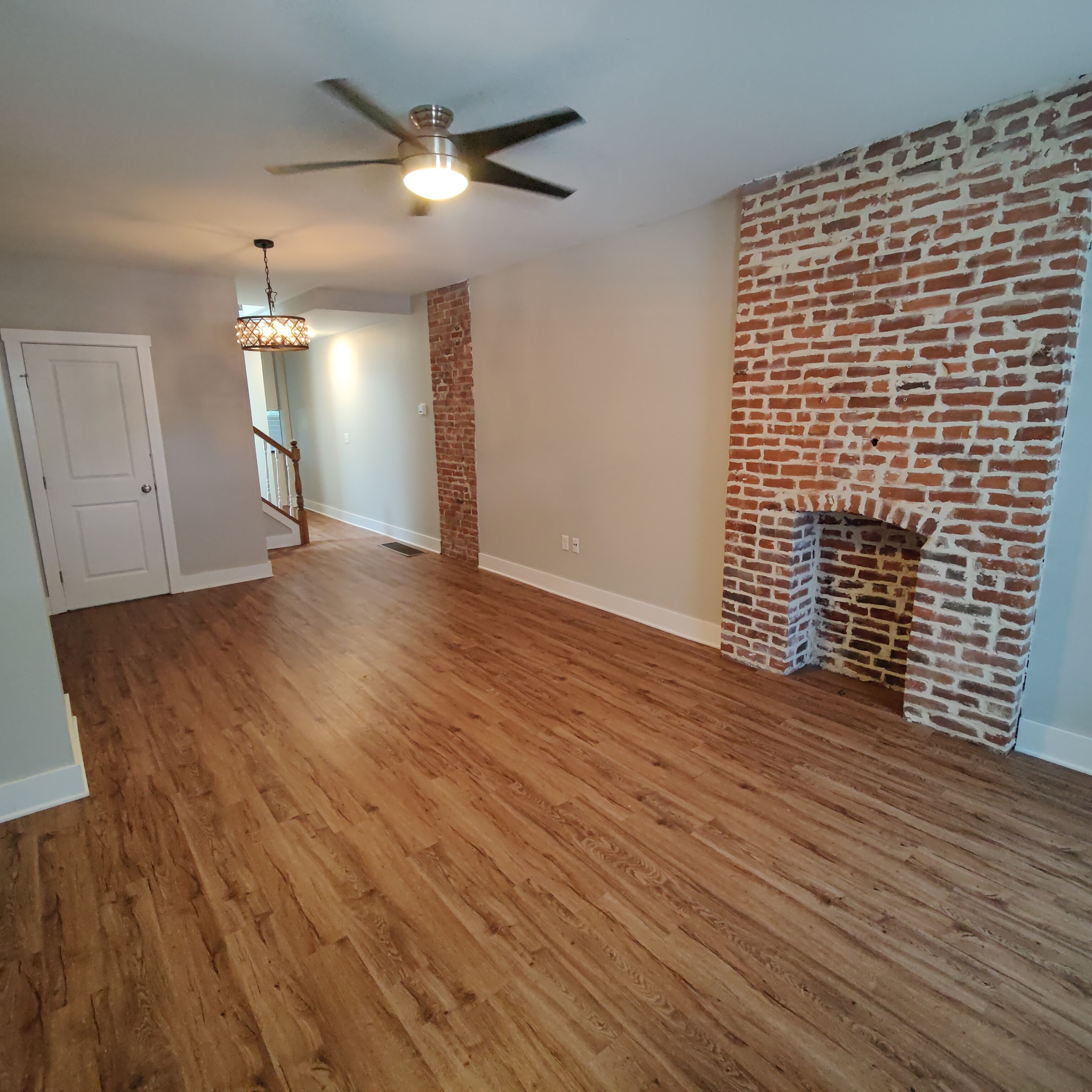1621-31 Oak St - 1623